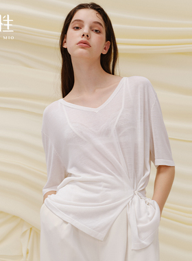 Livary Mio/里性似水/Watery V领半透真丝针织T恤不规则下摆短袖