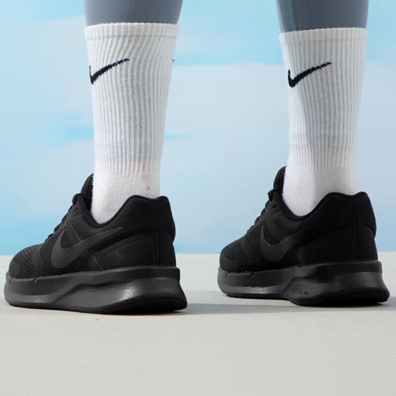 NIKE耐克黑色跑步鞋女子夏季新款网面透气耐磨缓震运动鞋FB2208