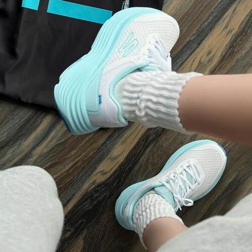 Skechers斯凯奇纵云跑步鞋女士缓震耐磨舒适高回弹运动鞋129470