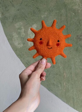 Ciciglobuy小众设计师手工羊毛毡太阳挂件装饰品艺术玩偶场景玩具