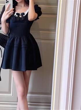 法式高级感赫本风千金感小黑裙女夏季小众方领蝴蝶结泡泡袖连衣裙