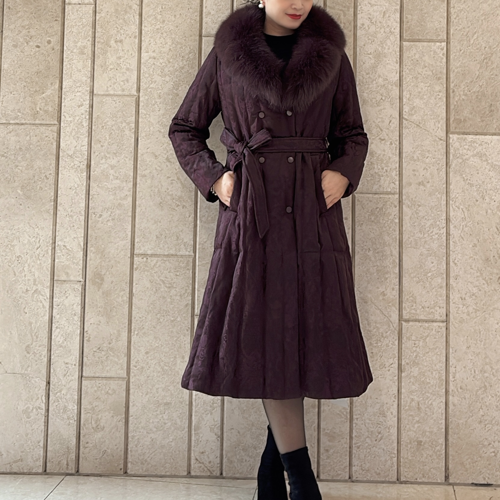 原创2025冬高端大牌白鸭绒长款保暖羽绒服女装气质狐狸毛收腰外套