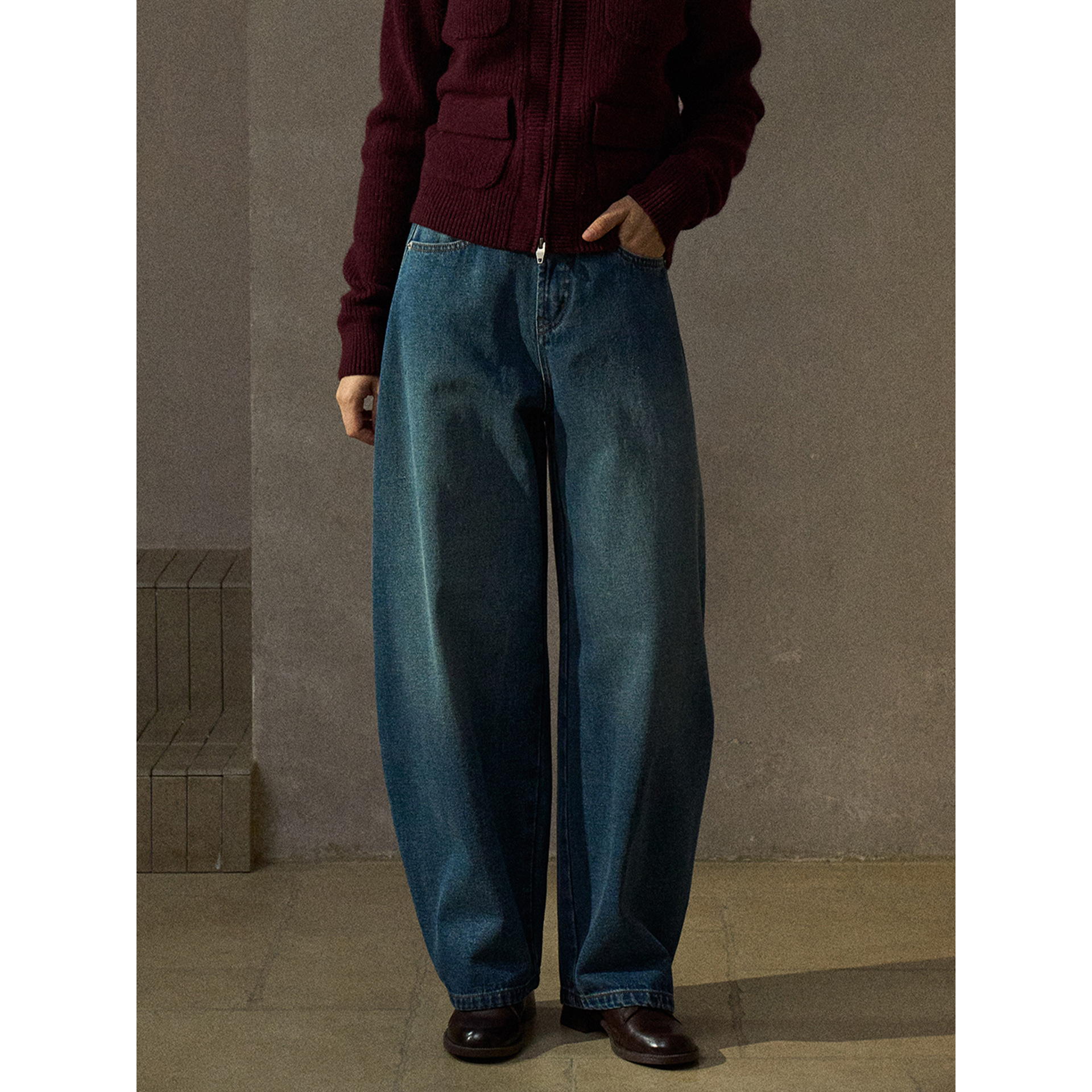 [共线]COLNE冬季新款马毛皮牌棉感加绒弯刀时尚百搭牛仔裤C5513