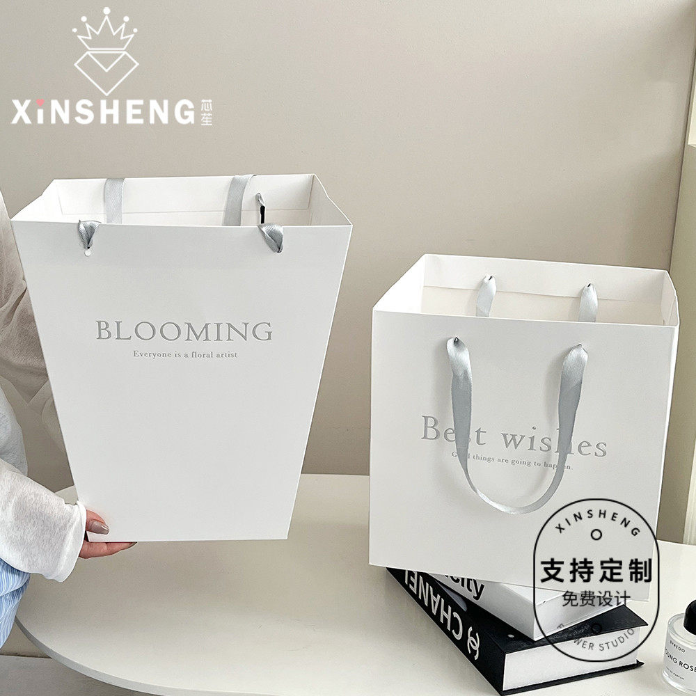 芯苼英文烫银手提袋简约高级感