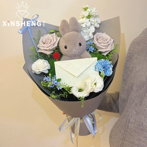 芯苼呆萌小兔玩偶花束
