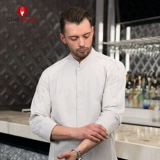 Шеф -повар шеф -повар с длинной обеденной одеждой высокий мужской мужской повар