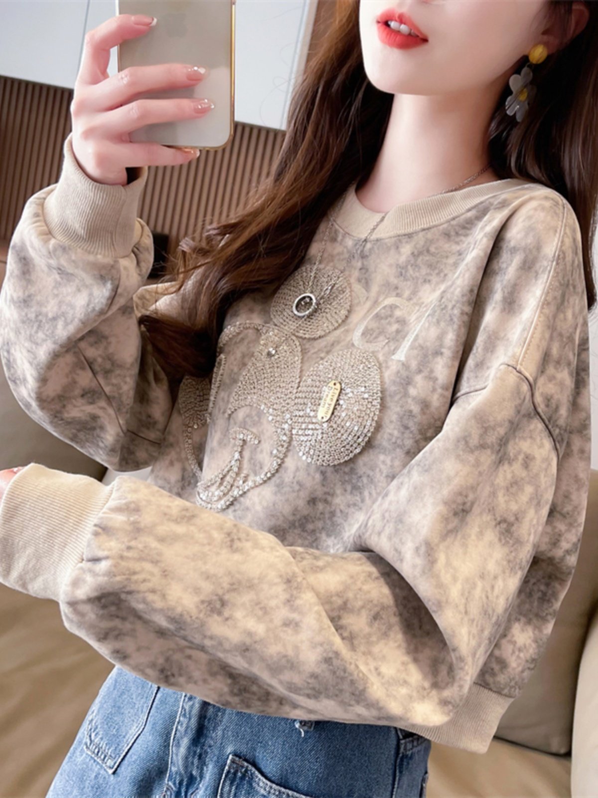 韩国设计感短款长袖卫衣女2025秋新款洋气百搭网红亮片小个子上衣,女装/女士精品,卫衣/绒衫,淘宝优惠券,粉丝福利购,淘宝优惠卷