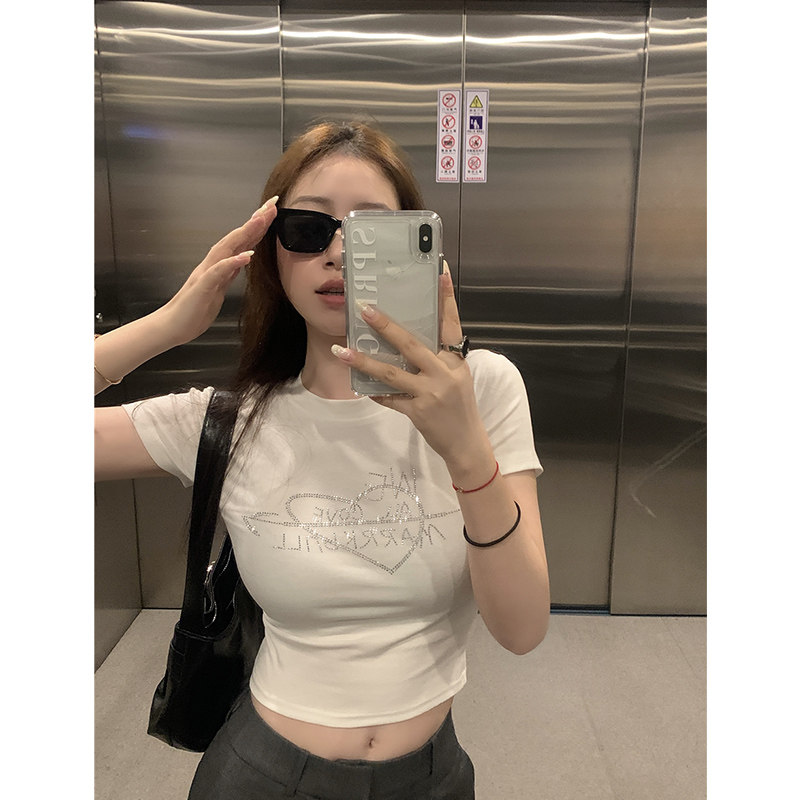 韩国辣妹白色圆领爱心短袖T恤女夏季设计感短款修身显瘦露脐上衣