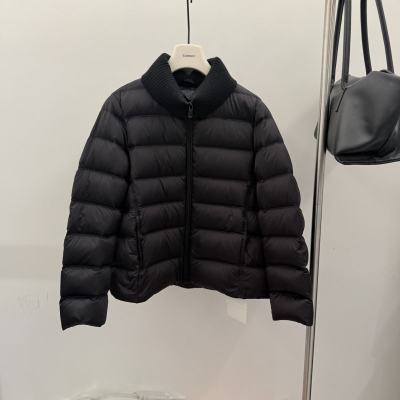 90白鹅绒2026秋冬极简立领轻薄羽绒服女百搭保暖面包服轻便外套
