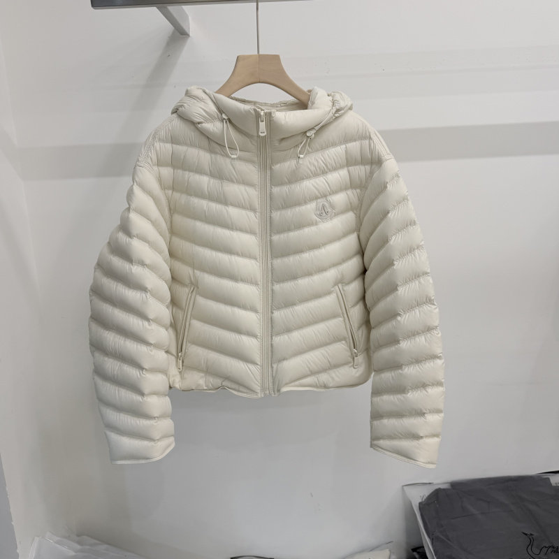 欧货8837 90白鹅绒轻量排骨羽绒服女短款连帽显瘦保暖外套冬季