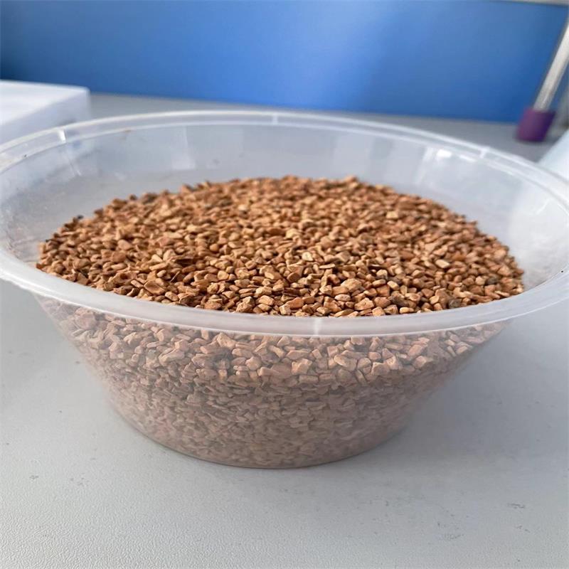核桃壳滤料金属抛光核桃沙垫料芦丁鸡核桃砂滤料研磨机震动