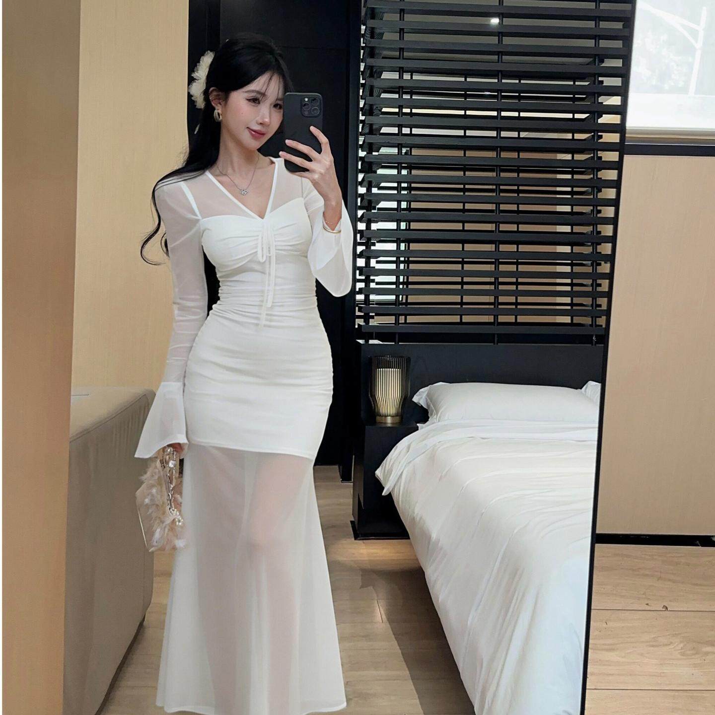 性感v领喇叭袖连衣裙修身显瘦网纱褶皱长裙子辣妹纯欲风礼服裙子