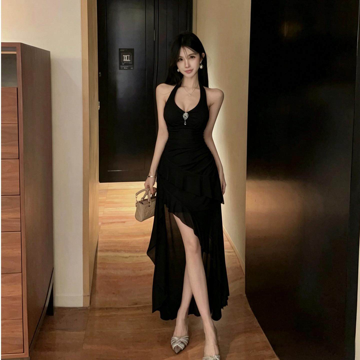 辣妹性感荷叶边挂脖露背连衣裙女收腰显瘦不规则系带礼服长裙女装