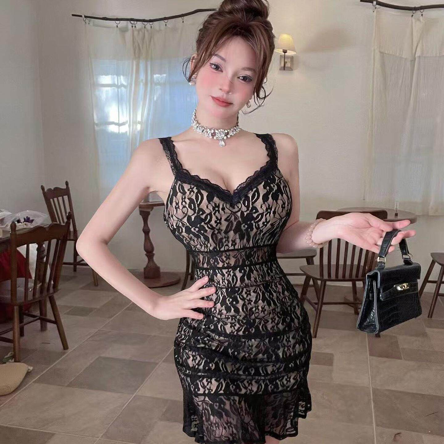 性感低胸蕾丝吊带连衣裙辣妹纯欲风镂空打底裙夜场店洗浴技师工衣