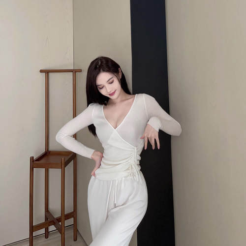 设计感小众秋冬内搭长袖针织上衣