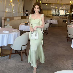 nicky 赵露丝同款仙气缎面吊带连衣裙露背飘逸氛围感鱼尾23夏显瘦