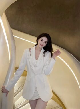 『限时2折起』设计感小众高级休闲西装外套女2026新款宽松白色