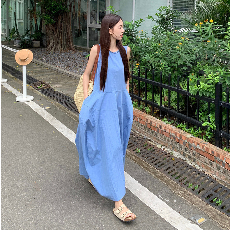 甜美简约蓝色无袖背心连衣裙女装2025夏季宽松休闲大摆裙气质