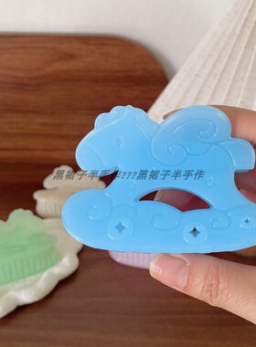 4色春夏新款可爱童趣木马造型抓夹耐摔塑料质感发抓鲨鱼夹圆弹簧