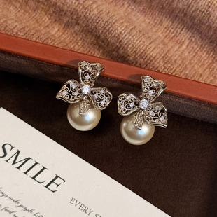 复古气质轻奢珍珠蕾丝花朵耳环女镂空水钻银针耳钉气质百搭高级感