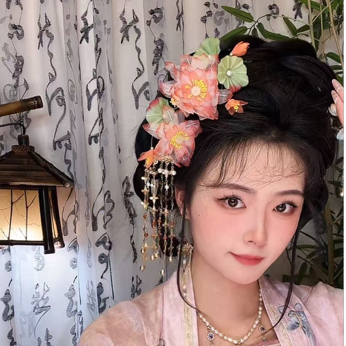 风雪初晴花开暖软簪荷花