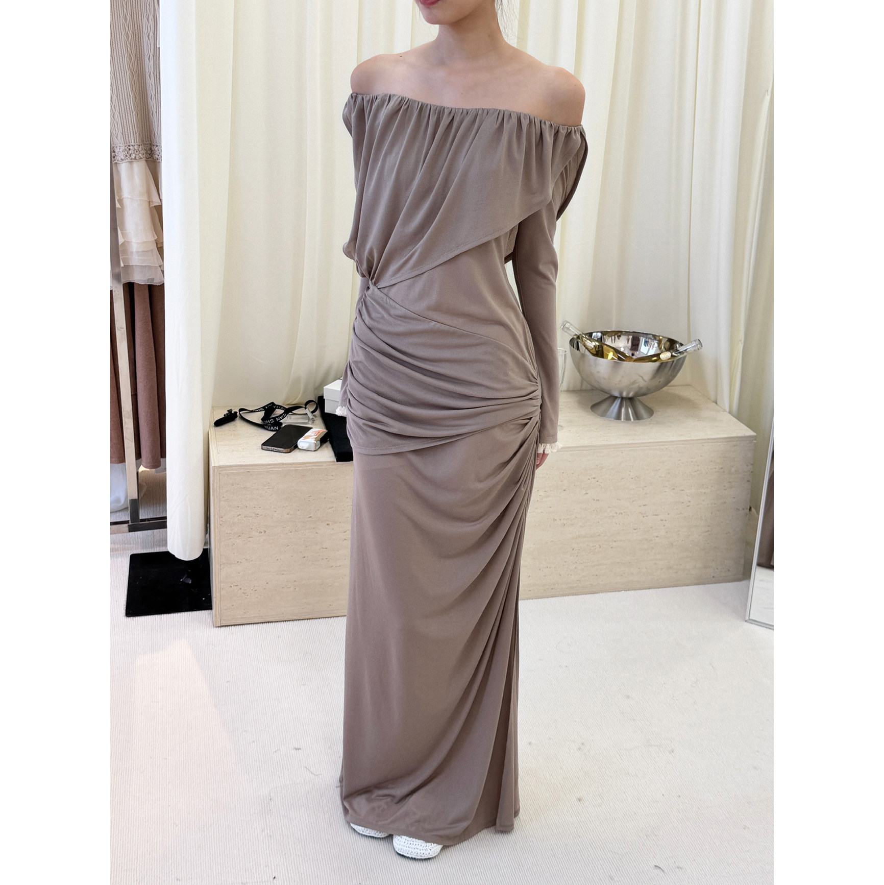 NONETONE · 纯色一字领褶裥连衣裙礼服,女装/女士精品,时尚套装,淘宝优惠券,粉丝福利购,淘宝优惠卷