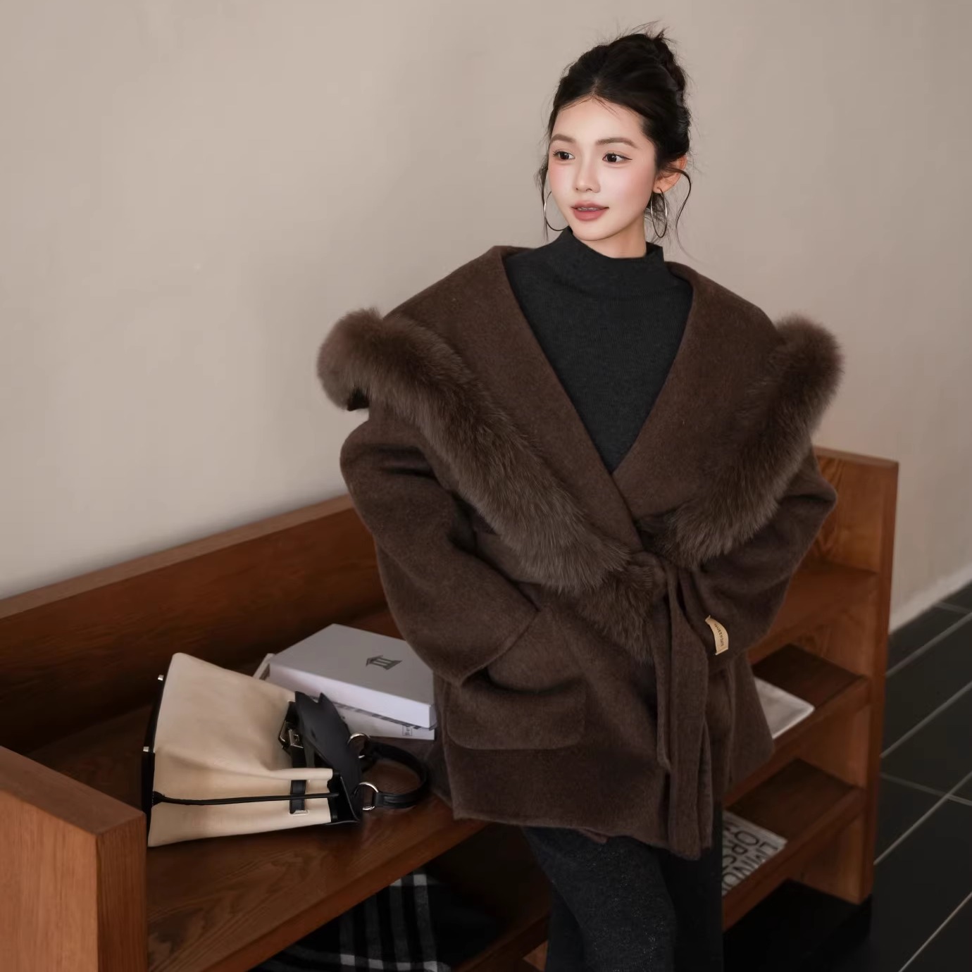 Queen Date 25AW秋冬 咖色海军领短大衣