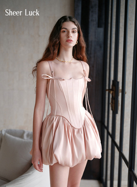 Sheer Luck 2025早春新款 Amari 鱼骨收腰千金感吊带泡泡裙