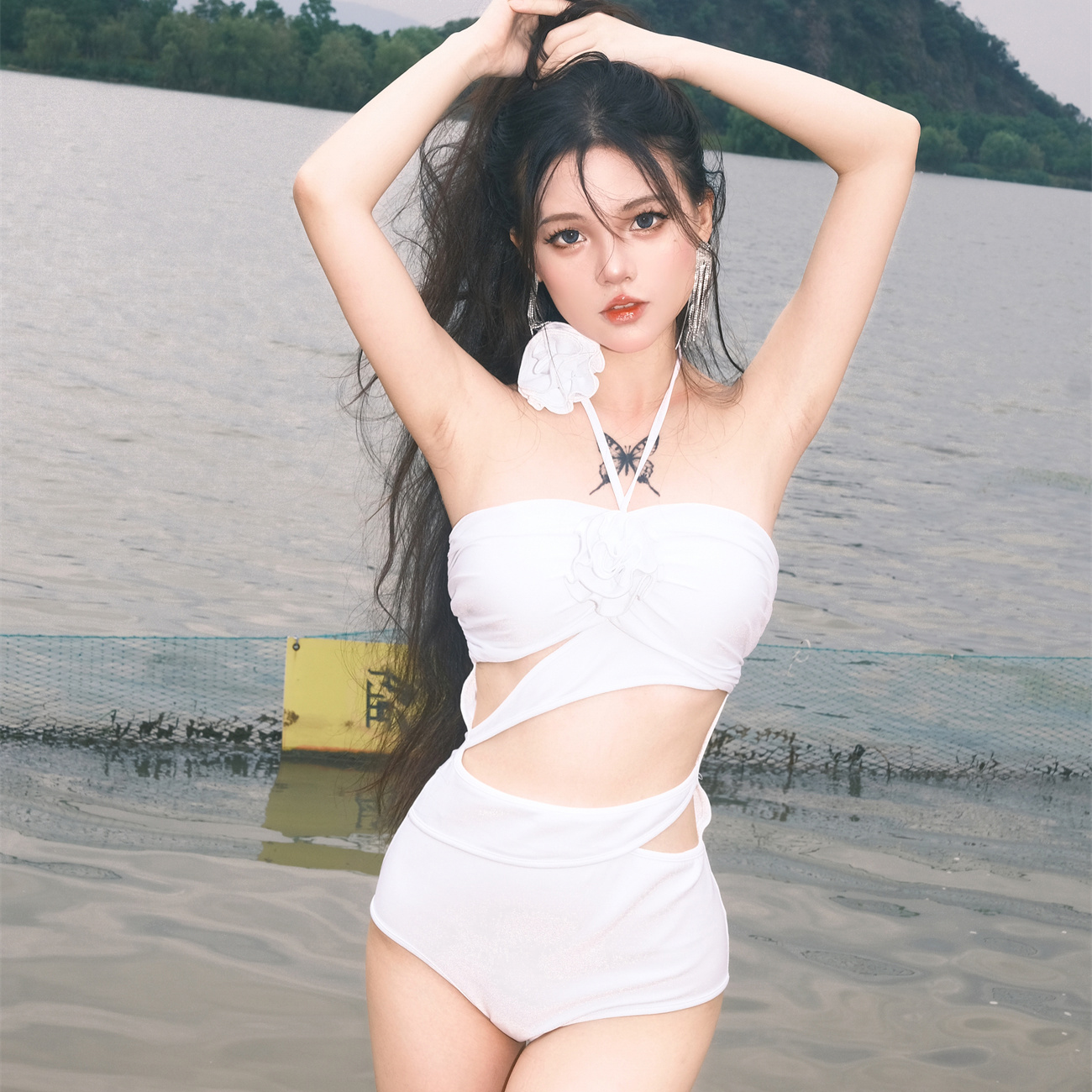 MIMI PLANGE 2024春夏新款挂脖立体花朵不规则镂空大露背连体泳衣