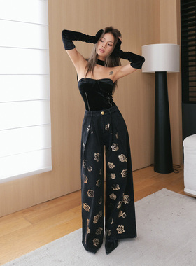 【清货折】LUMING ROOM 秋冬丝绒挂脖连体上⾐烫⾦玫瑰印花⽜仔裤