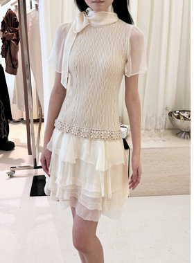 NONETONE · 奶杏色羊毛手钩花拼接真丝短款层次连衣裙