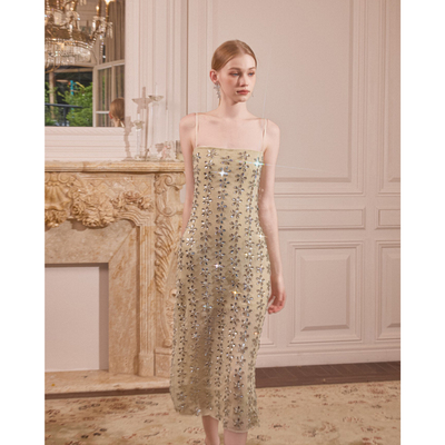 Wardrobes by chen2025SS重工水晶花䯳烫钻吊带连衣裙