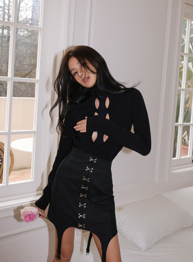 清货折 dion lee 镂空高领上衣束腰吊袜带半身裙黑白色修身