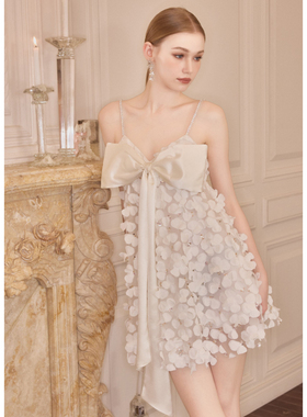 Wardrobes by chen2025SS  繁花绣珠⽴体蝴蝶结连⾐裙