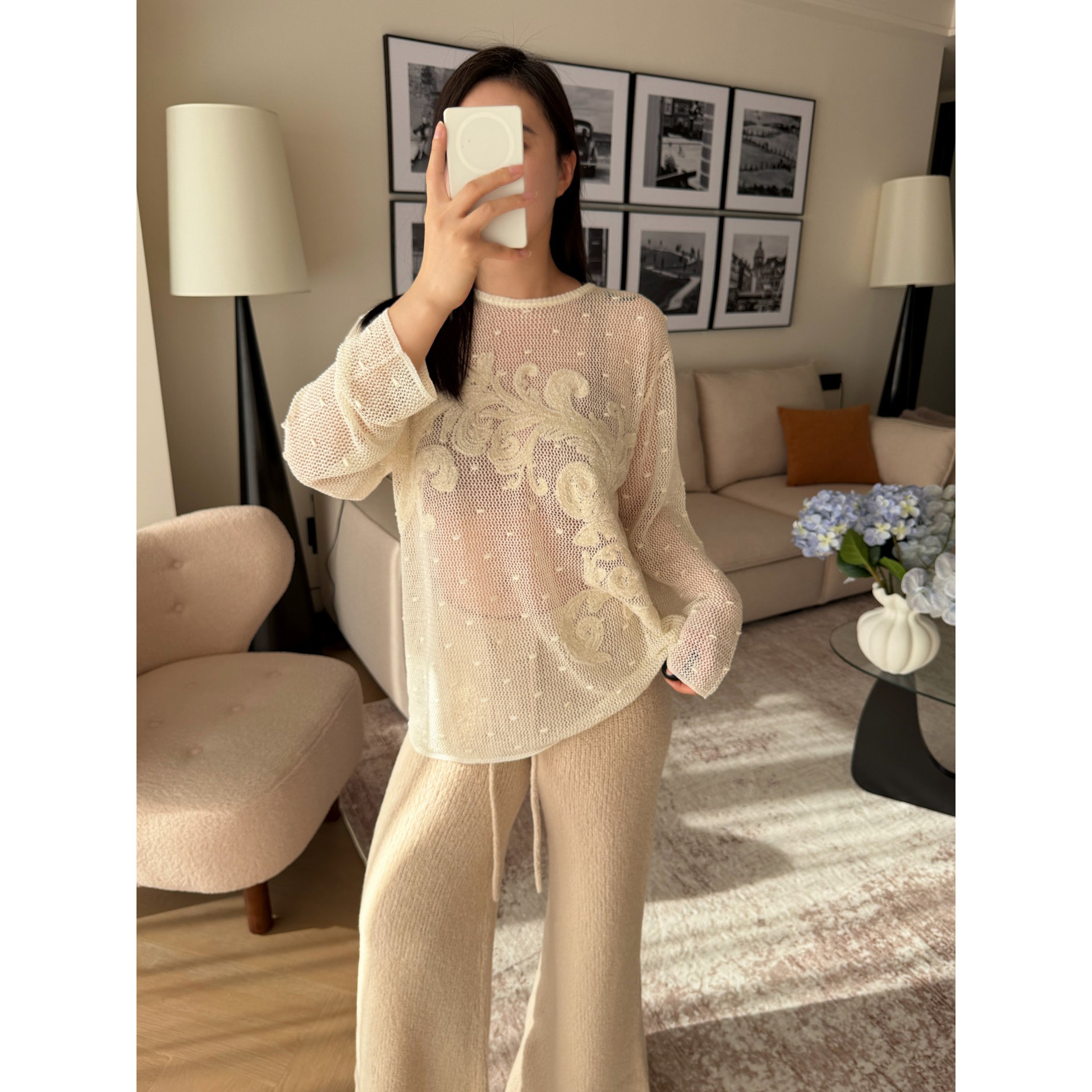 现货 XU ZHI 26春季新品 丝绒刺绣镂空波点宽松针织上衣