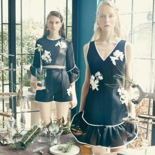 泰国设计师3D立体花朵黑白复古无袖 LaBoutique 连衣裙 4折清货