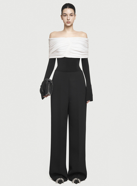 CHATS BY C.DAM 2025 SS 一字肩修身喇叭袖褶皱连体衣上衣