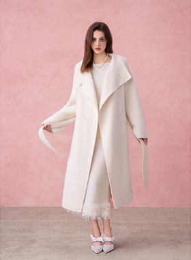 Diana Vevina 25AW  白色双面呢大衣