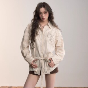 VIAPITTI 25AW 设计感两穿腰带chocker条纹衬衫