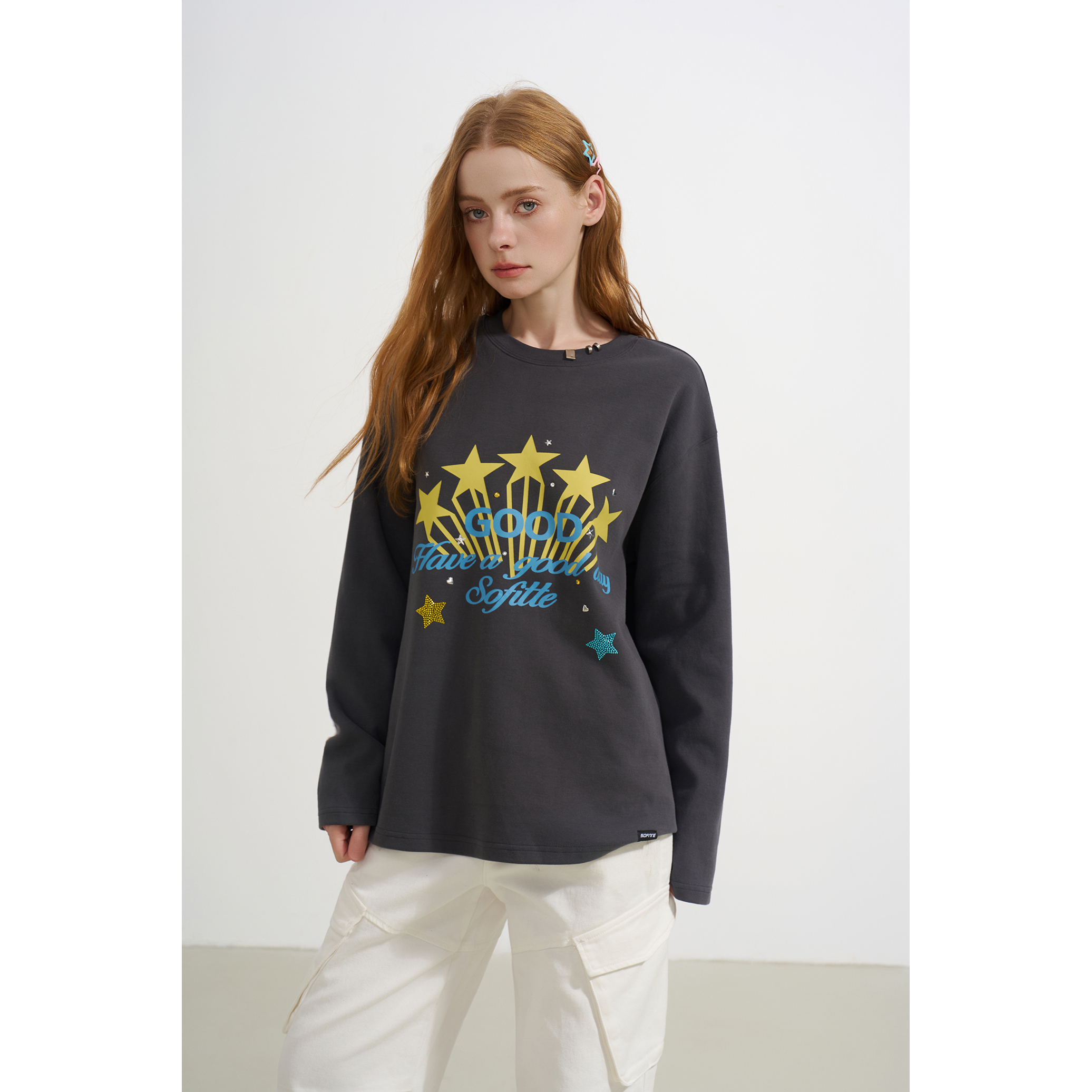 SOFITTE 25AW秋季 灰色星星字母印花烫钻金属长袖