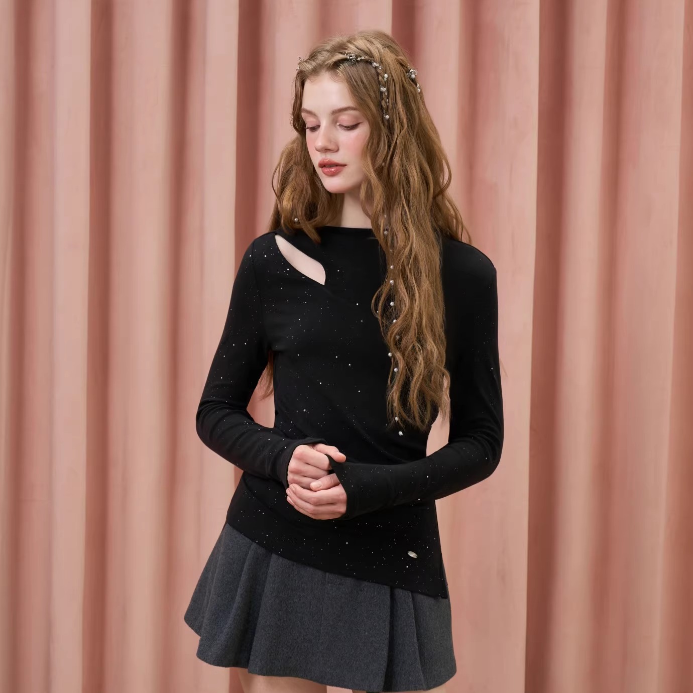 Three Quarters 25AW 黑色繁星莱赛尔醋酸羊毛百搭T恤