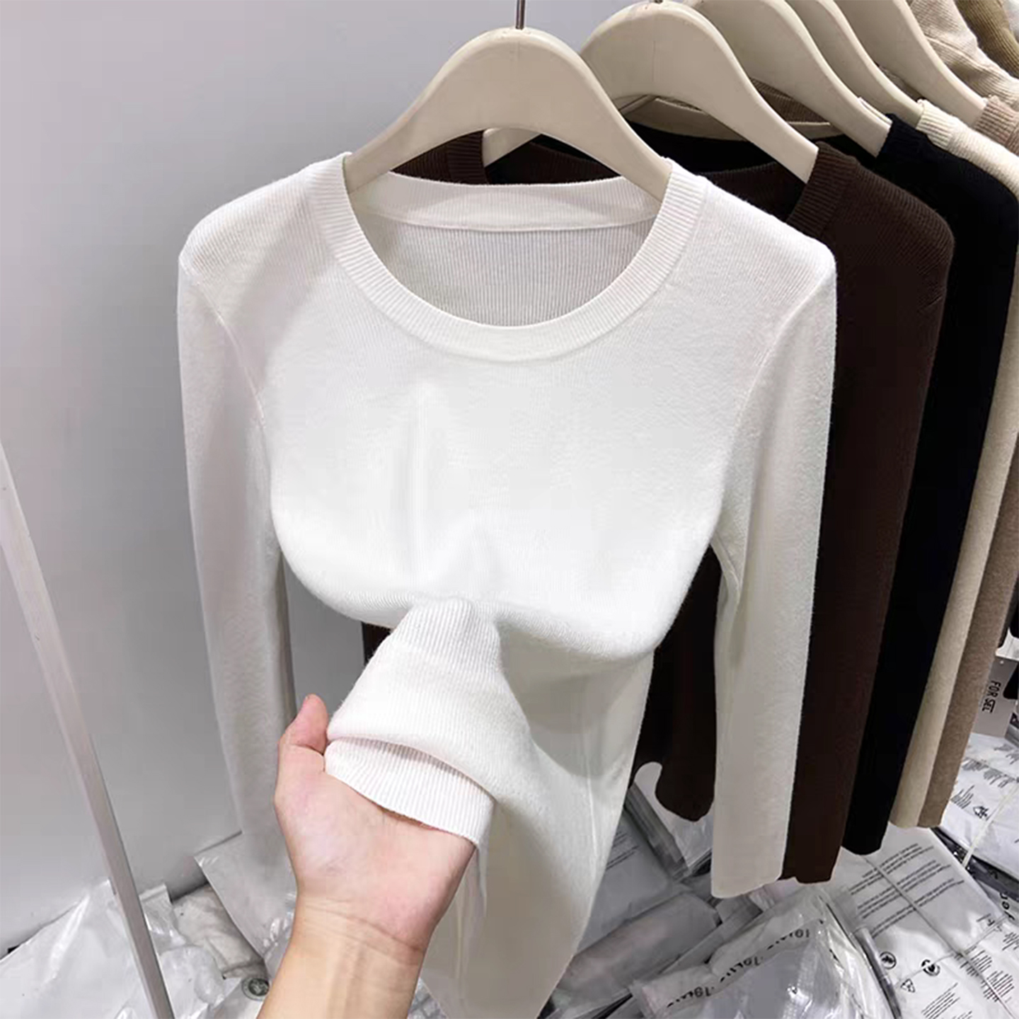 十三行正肩圆领针织衫女冬2025