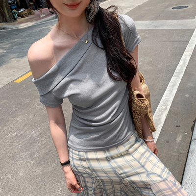 灰色斜肩短袖T恤女2025新款露肩