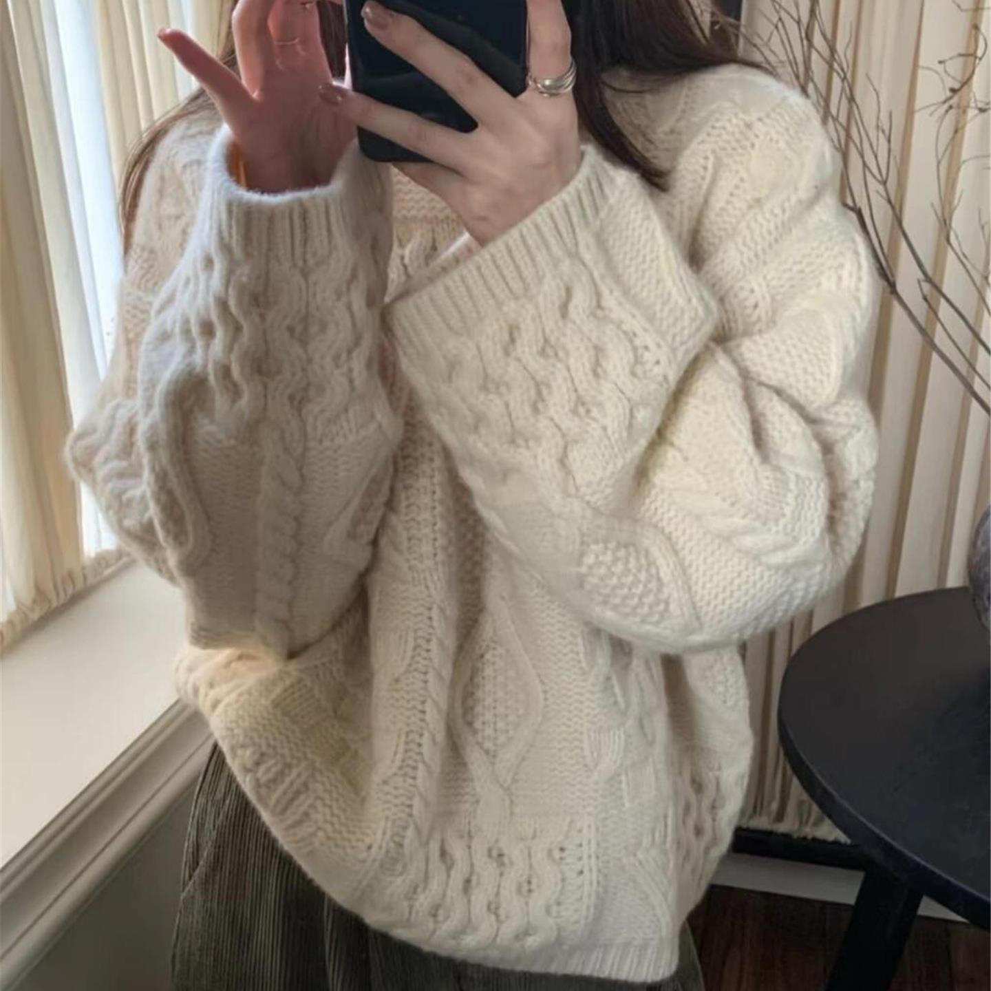 韩系白色麻花套头毛衣