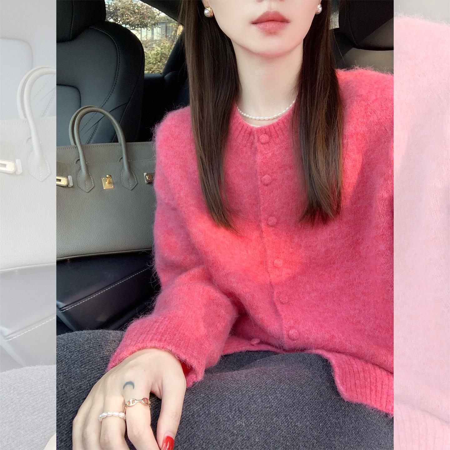 温柔系穿搭玫红色针织开衫