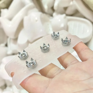 户外隐形冰爪防滑鞋套冬季雪地结冰泥泞路防摔倒耐磨鞋钉防滑神器