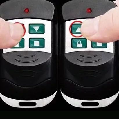 通用对拷贝电动卷帘门卷闸门道闸伸缩门钥匙车库门遥控器433/315