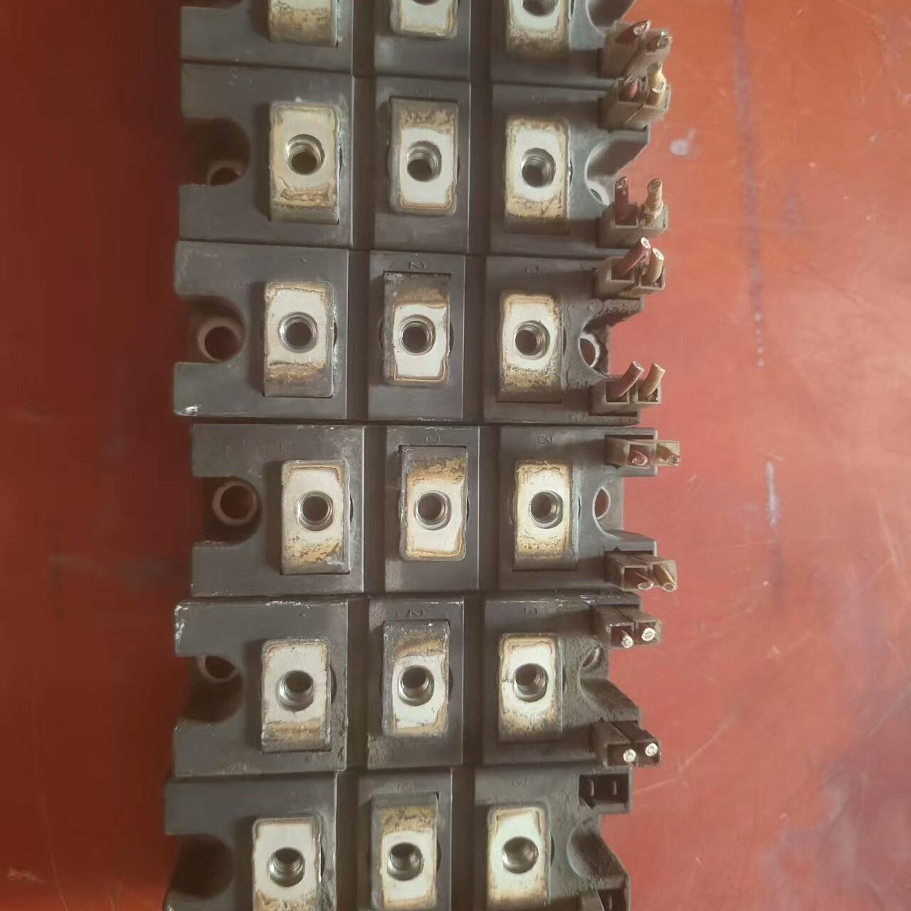 欧可控硅模块 TT162N14KOF拆机 实物拍摄。