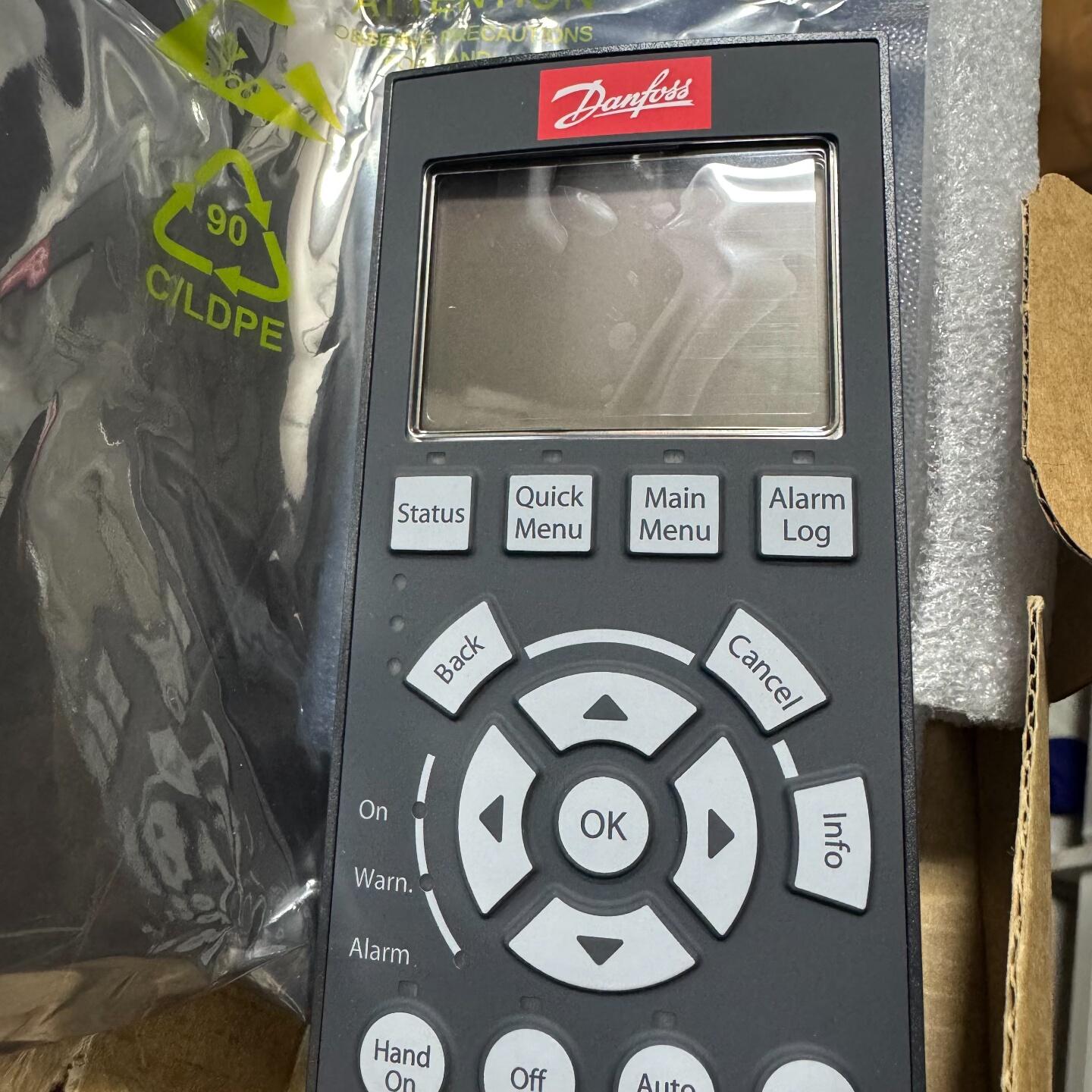 LCP102 130B1107 丹佛斯变频器FC301/30