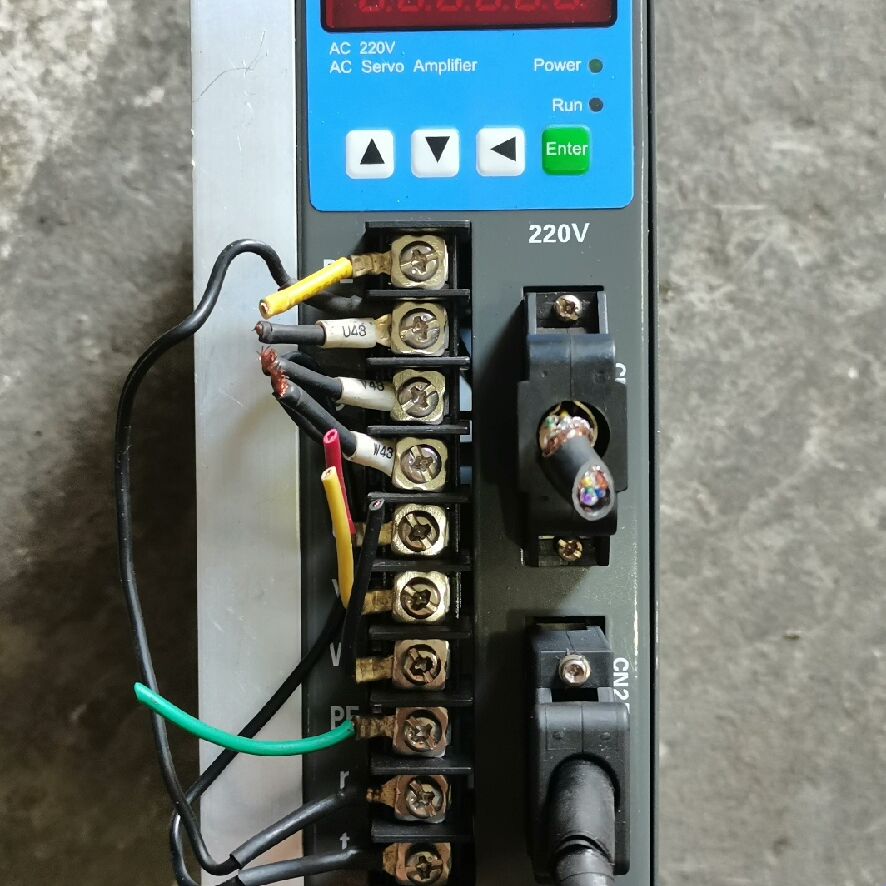 交流伺服驱动器：SD300-30